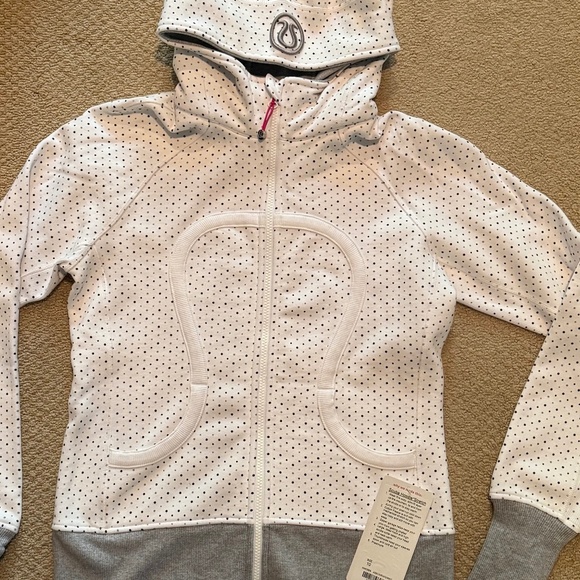 NWT Lululemon Full-Zip Scuba Hoodie White with Grey & Black Polka Dots - Picture 1 of 3